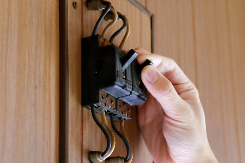 nguyên lý hoạt động của aptomat chống giật