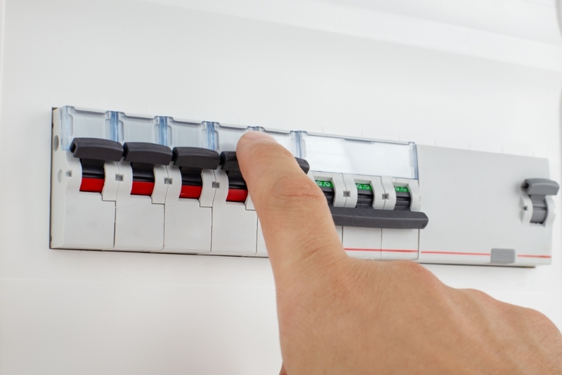 Circuit Breaker là gì? Tìm hiểu chi tiết về Circuit Breaker nguyên lý hoạt động của circuit breaker