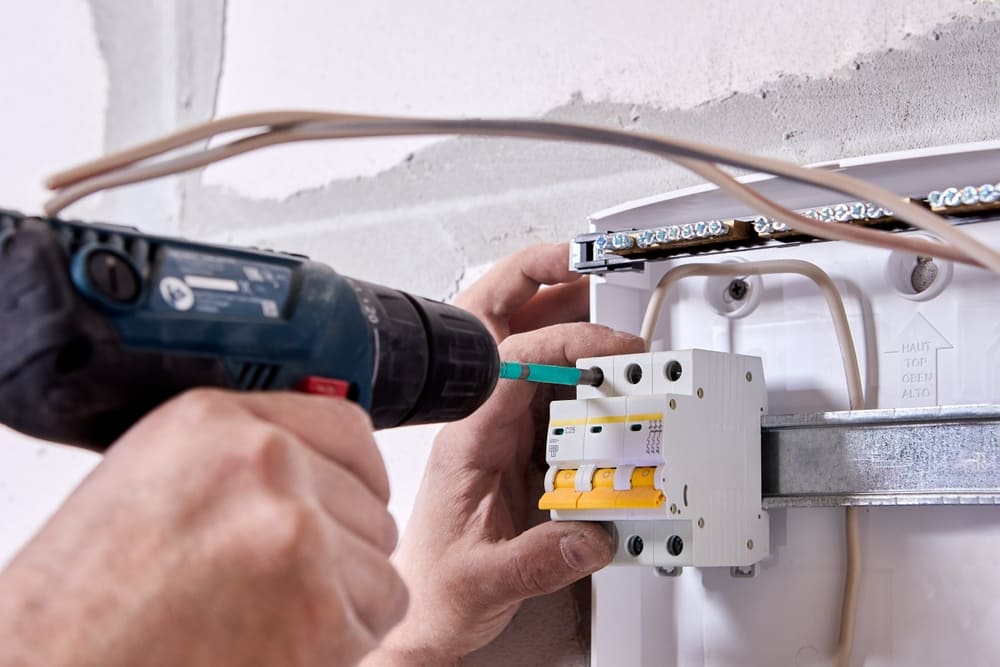 Bảng chọn aptomat 3 pha theo công suất thực tế chuẩn chon aptomat 3 pha