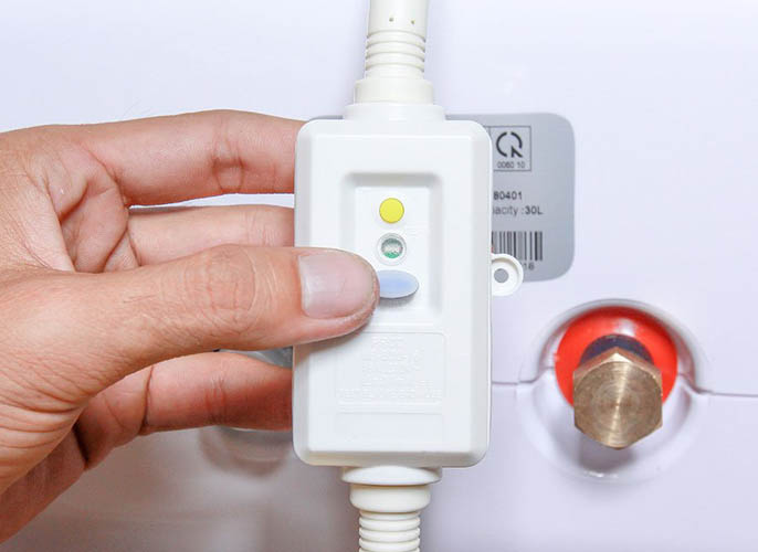 Bình nóng lạnh nhảy aptomat: 7 nguyên nhân và cách xử lý aptomat chong giat cho binh nong lanh