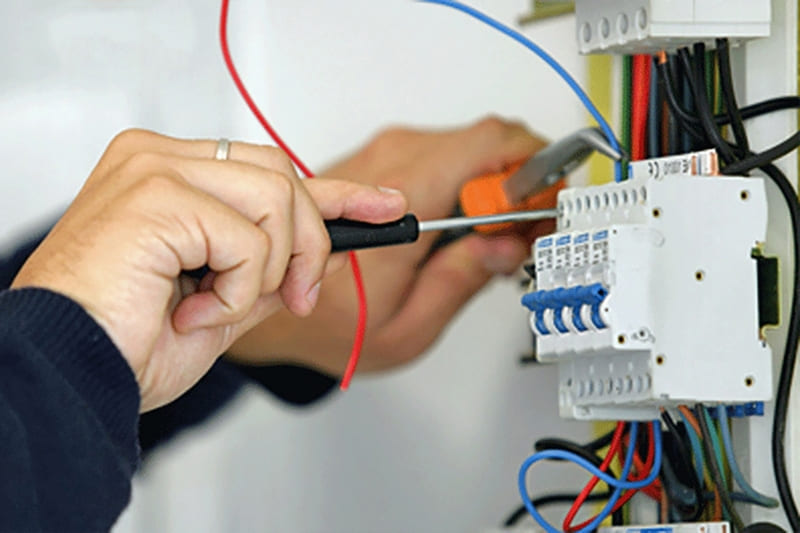 Aptomat bị nhảy: Tìm nguyên nhân và hướng khắc phục xu-ly-aptomat-bi-nhay