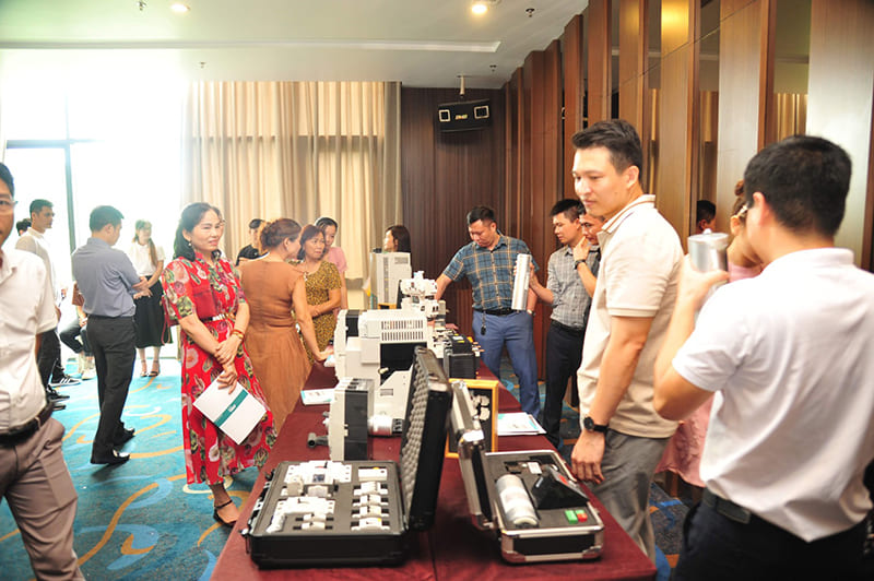 “TRUST” between ETINCO and partners hoi thao trai nghiem