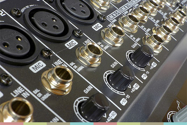 cach cam mixer voi nhac cu