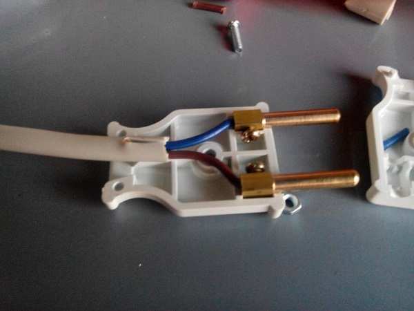 cach noi day dien vao phich cam det