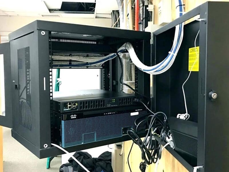 Tủ điện nhẹ: Cấu tạo và ứng dụng trong đời sống tu dien nhe la gi 1